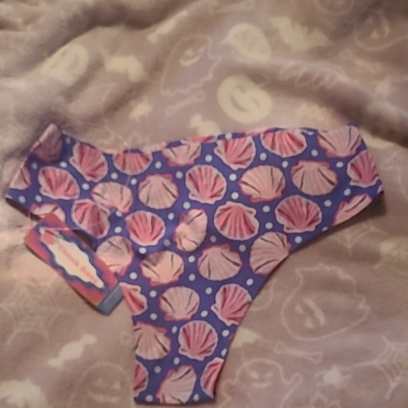 CheekBoss Blue and Pink Seashell Thong - Picture 1 of 4